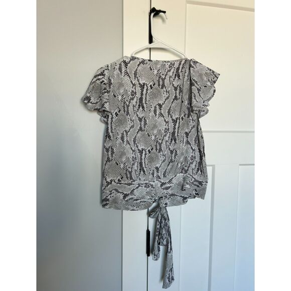 New With Tags EXPRESS Tie-Waist Flutter-Sleeve Snake Print Blouse, Women's Sz XS - Picture 5 of 6